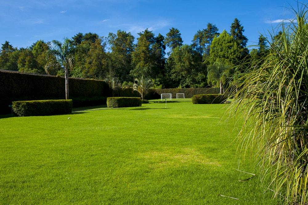 Gamma By Fiesta Americ Xalapa Nubara מראה חיצוני תמונה The football pitch at the school
