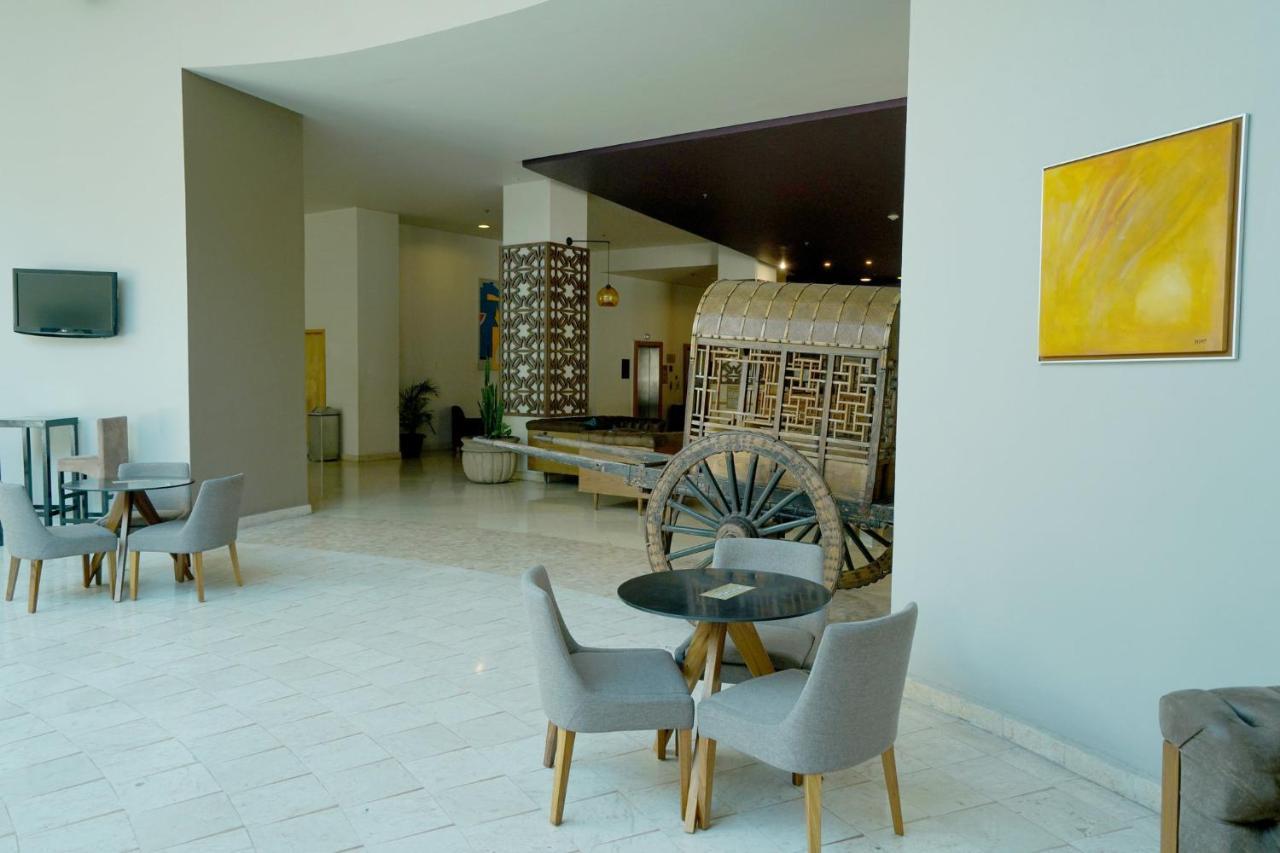 Gamma By Fiesta Americ Xalapa Nubara מראה חיצוני תמונה The interior of the airport