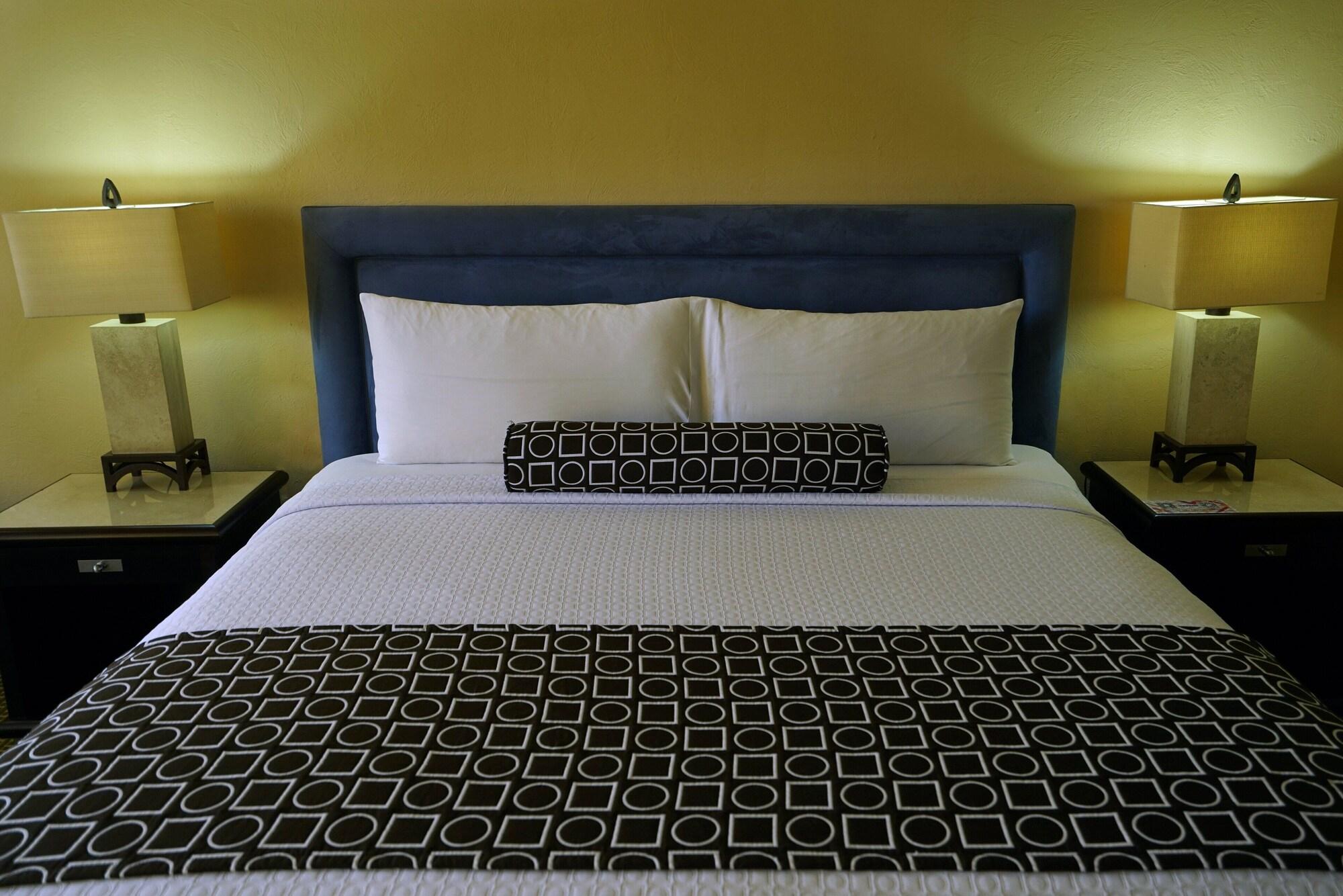 Gamma By Fiesta Americ Xalapa Nubara מראה חיצוני תמונה A bed with a throw